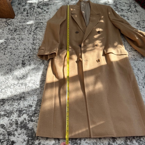 Elegant Camel Double-Breasted Trench Coat - Picture 3 of 7
